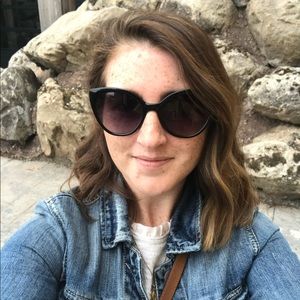 Meet your Posher, Stephanie